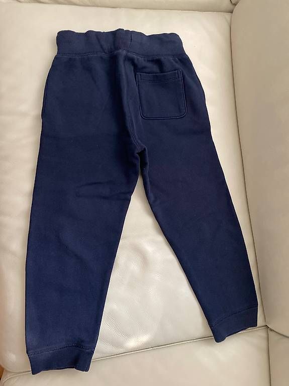 Pantaloni: Training GAP pour garçon 8-10 ans – Usato da Genève venduto da Fencer3_914 2
