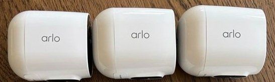 Arlo Videocamere: Set 3 x ARLO Essential Spotlight/ Security Kameras – Usato da Zuchwil venduto da Beppe_25.3 2