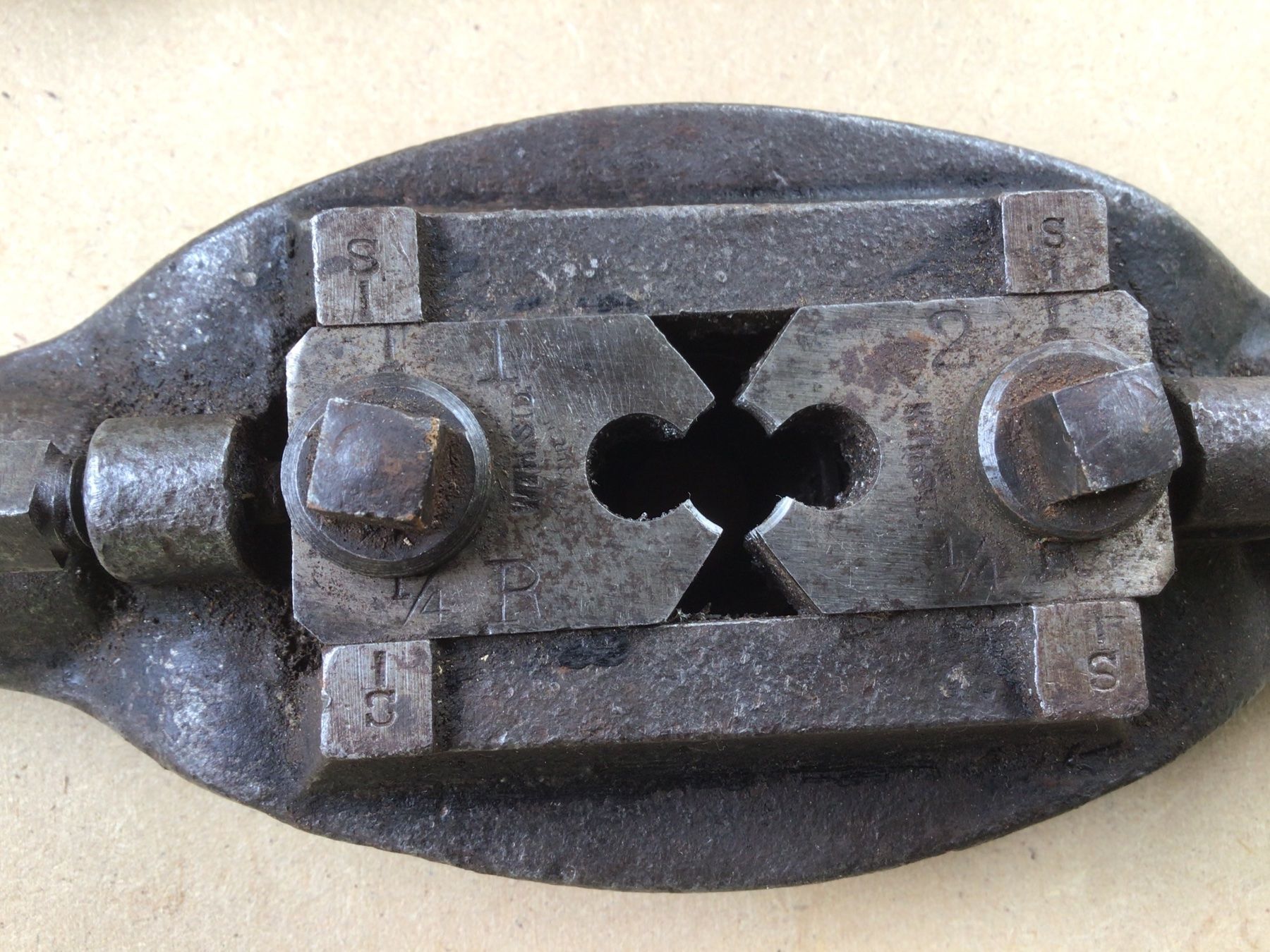 Tutti gli attrezzi: Ancienne filière anglaise – Usato da Némiaz (Chamoson) venduto da Patoshi 6