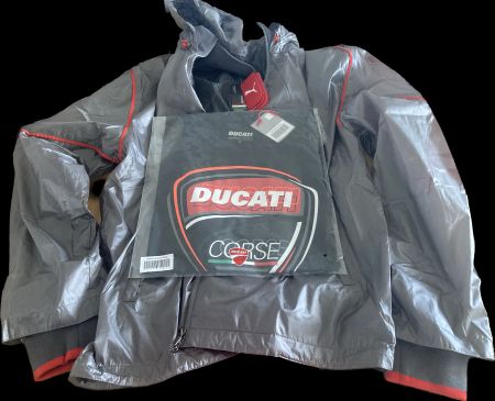 Ducati duo Shirt & Regenjacke