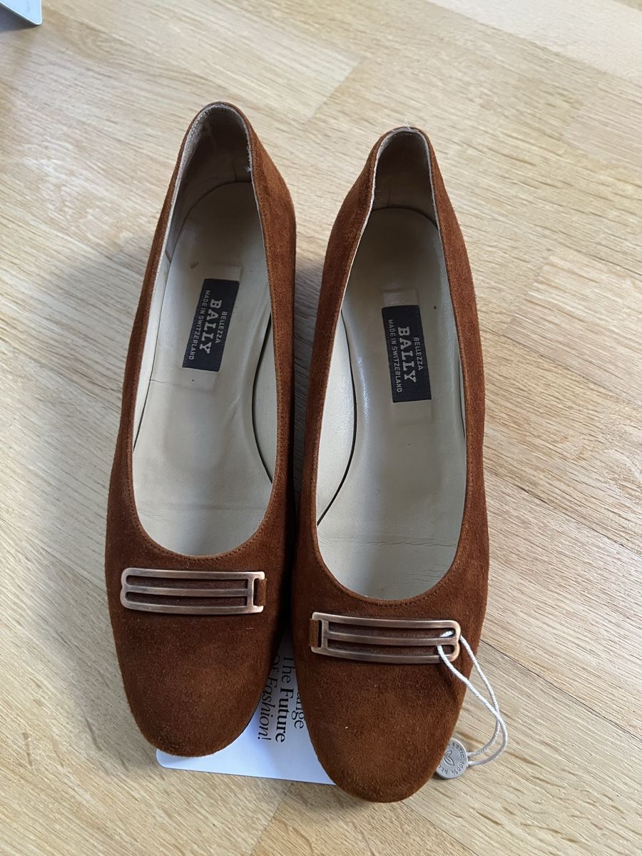 Bally Scarpe da donna: BALLY Flats Brown Suede Shoes – Usato da Urdorf venduto da fre_8xmr