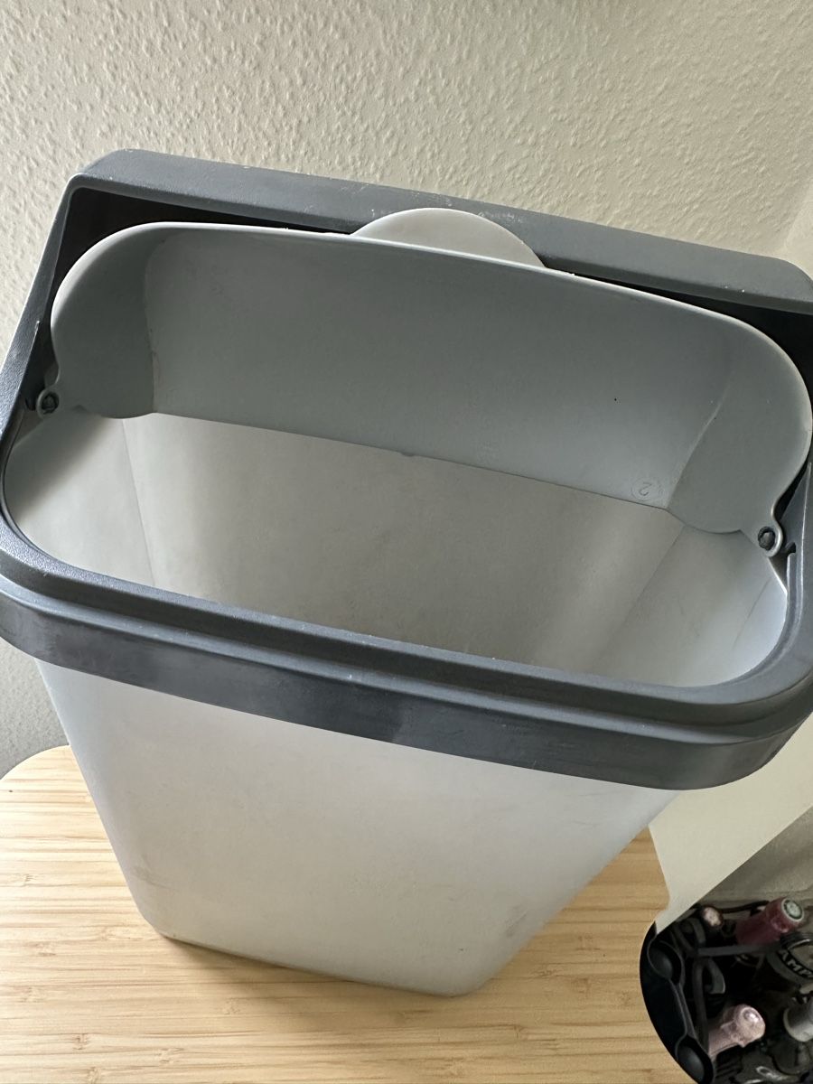 Cestini per rifiuti: OKM Grey/White Kitchen Bin  – Usato da Zürich venduto da car_68nt 1