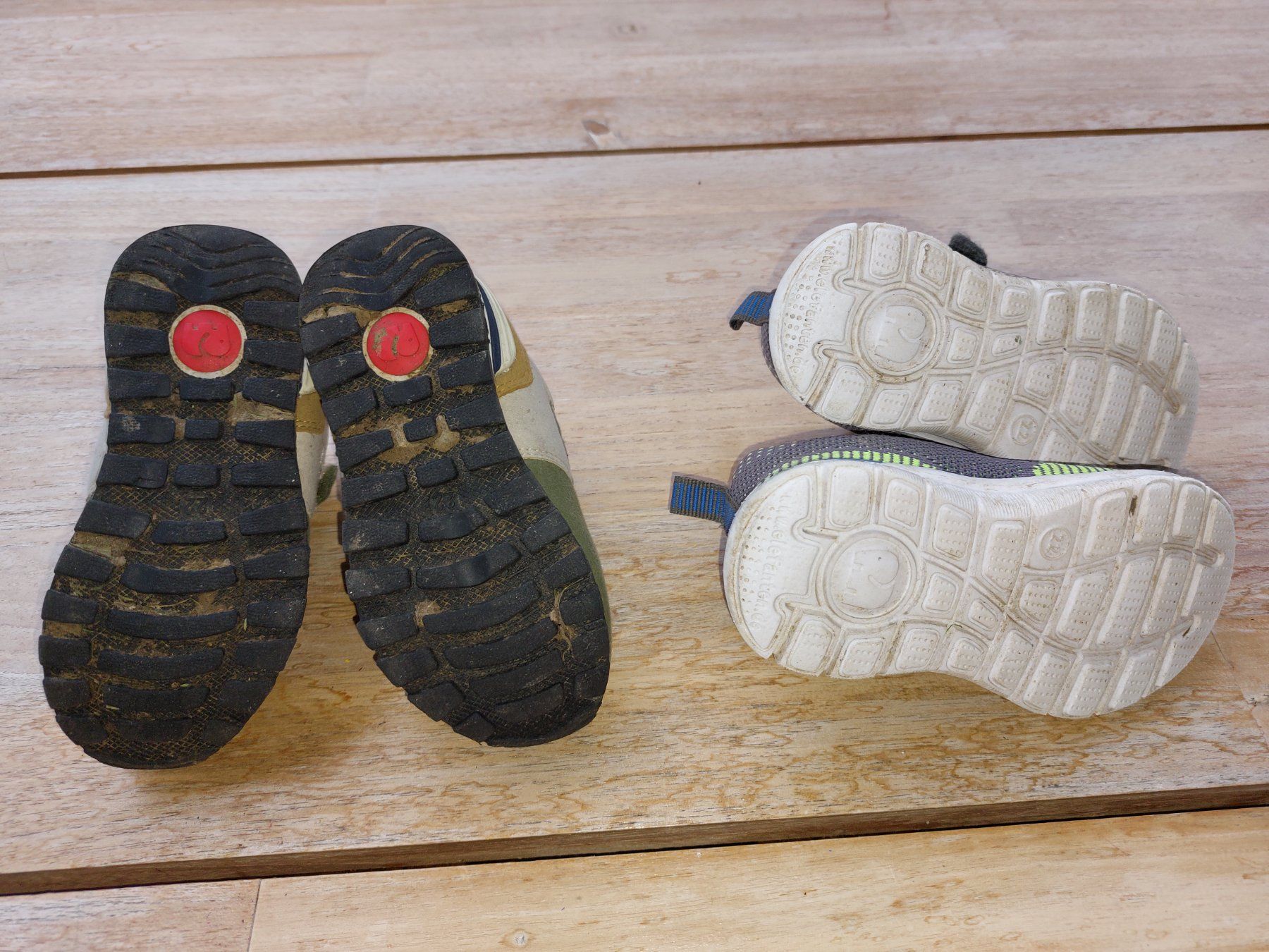 Scarpe per ragazzi: 2 Paar Babyschuhe Gr. 22 – Usato da Oberlunkhofen venduto da Wuschel_26 1