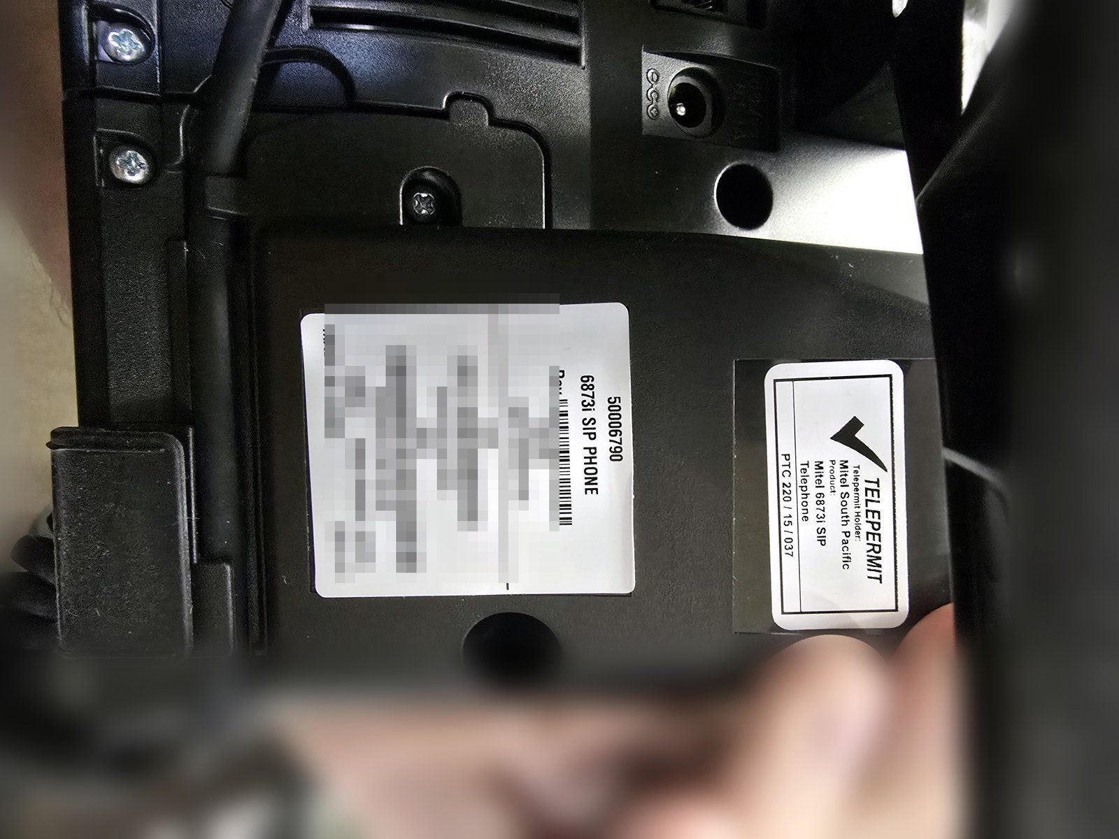 Mitel Telefoni: Mitel 6873i SIP Tischtelefon, Touchscreen, PoE – Usato da Stein AG venduto da nik_p8zv 3