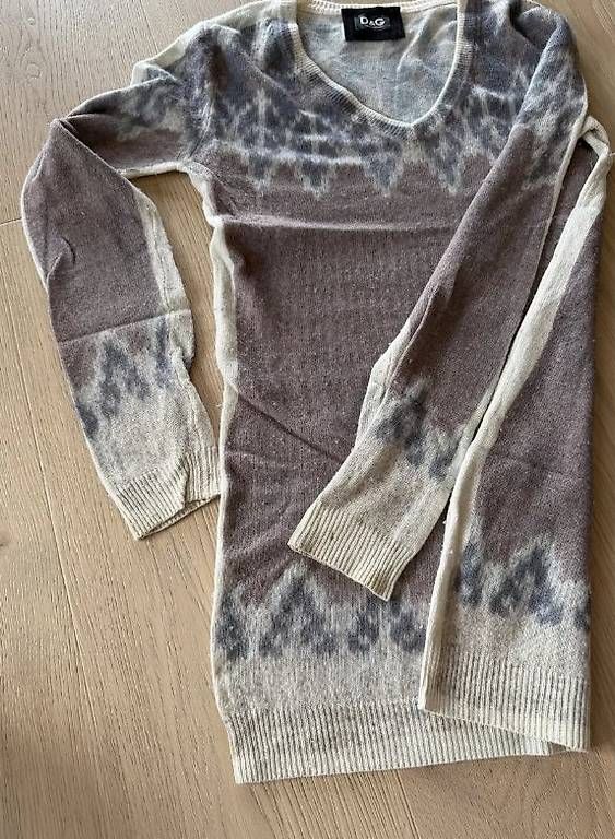 Maglioni & Felpe: D&G Dolce & Gabbana Pullover V-Ausschnitt – Usato da Zollikerberg venduto da sop_p82l