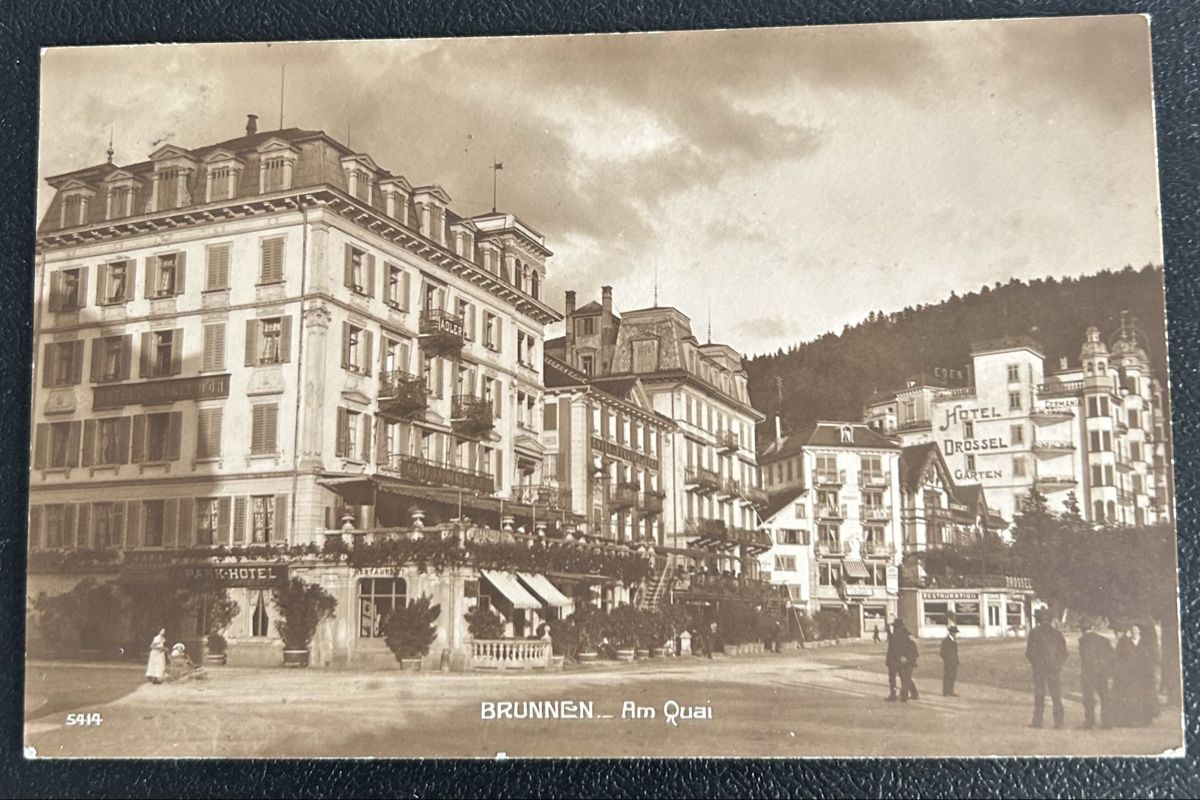 Cartoline postali: Fotokarte Brunnen am Quai – Usato da Horw venduto da Tellbub