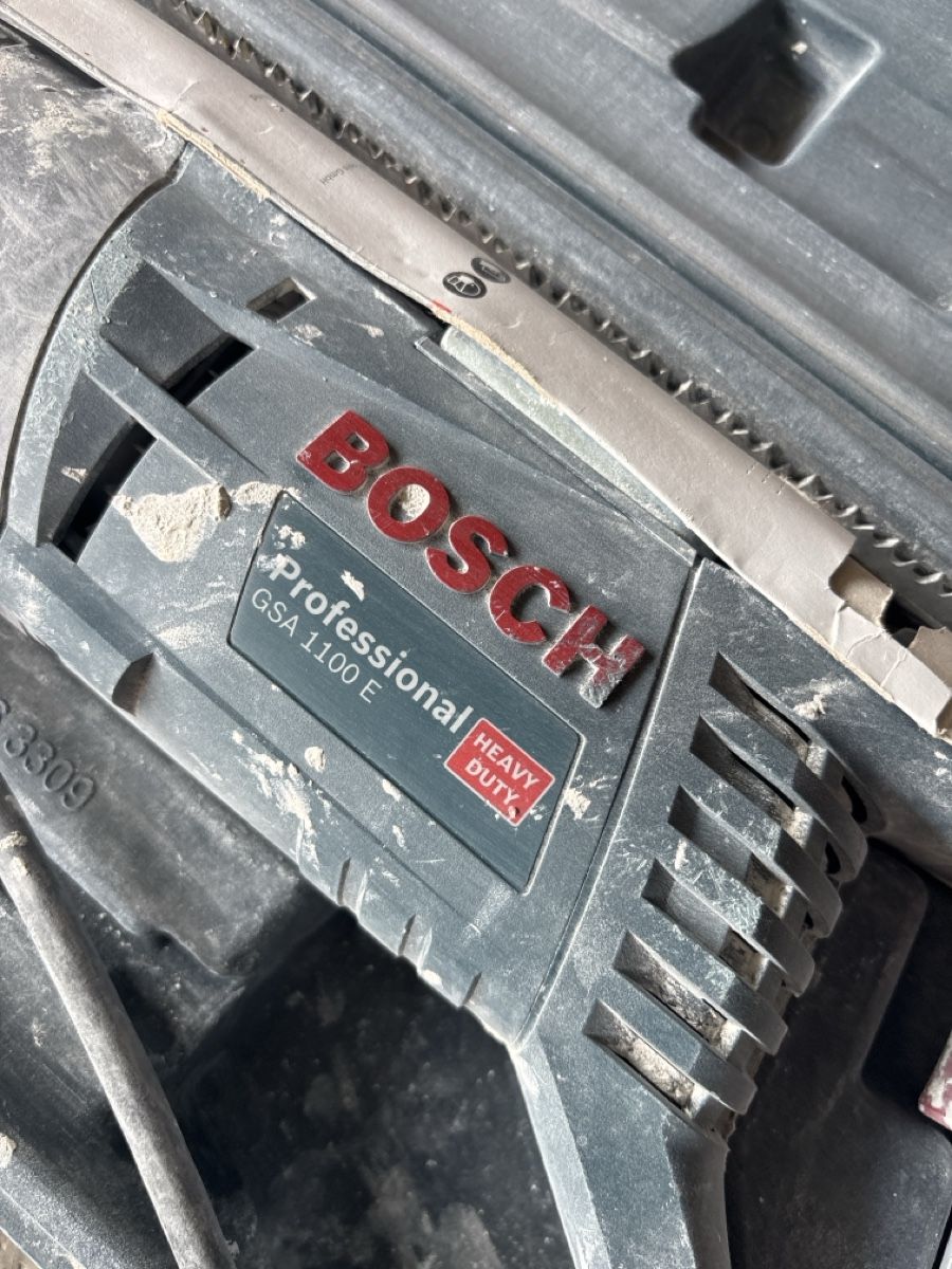 Tutte le macchine: Scie sabre Bosch Professional GSA 1100 E – Usato da Monthey venduto da LoveBrand 1