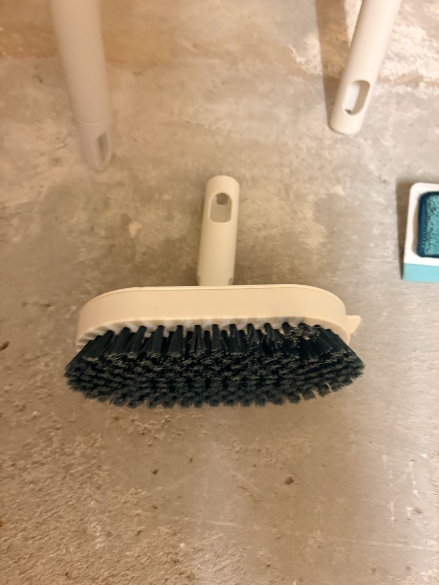 Ikea Sonstiges für Haushalt & Wohnen: IKEA Cleaning Set with Mop Duster Brush and Attachments – Gebraucht aus Fribourg von mat_1995 2