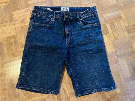 Sehr schöne kurze jeans Hose  Gr. 34