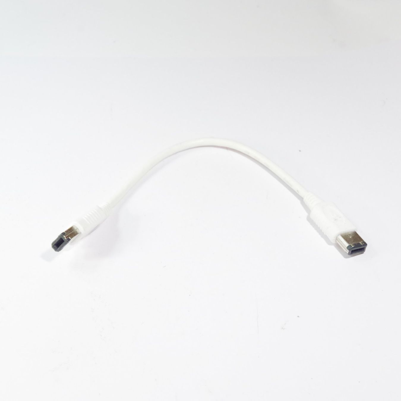 Cavi: Firewire Kabel kurz – Usato da Erlinsbach venduto da Yanny 2