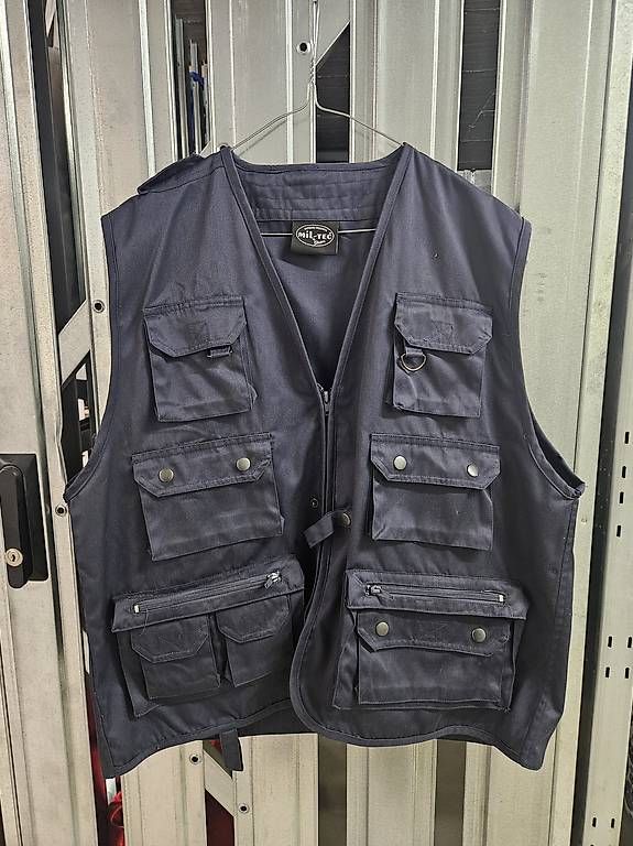 Gilet & Giacche: Gilet multitasca + 2 Pantaloni cargo – Nuovo e nell'imballaggio originale da Lugano venduto da ama_2rj8