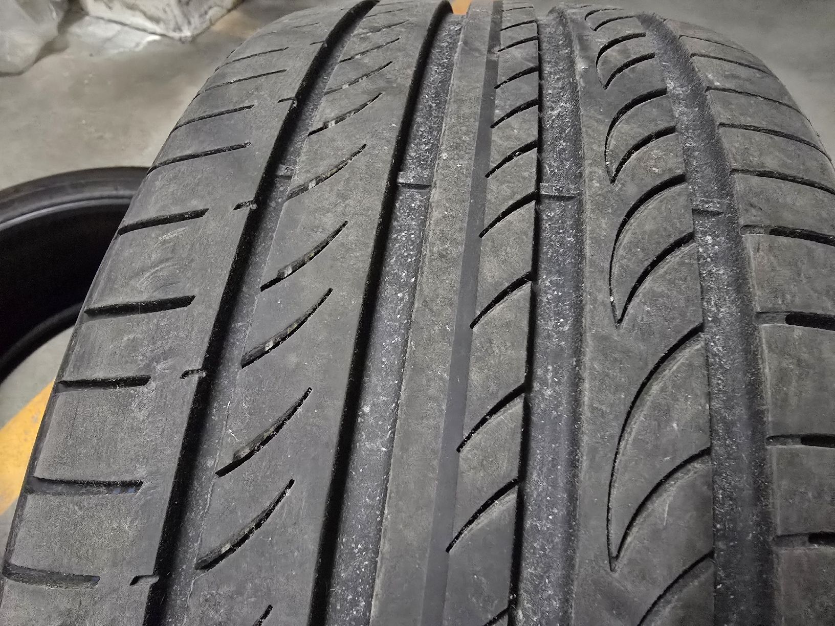 Pirelli Pneumatici & Ruote complete: vendo pneumatici estivi nuovi – Usato da Bözberg venduto da Sim_l2ww 3