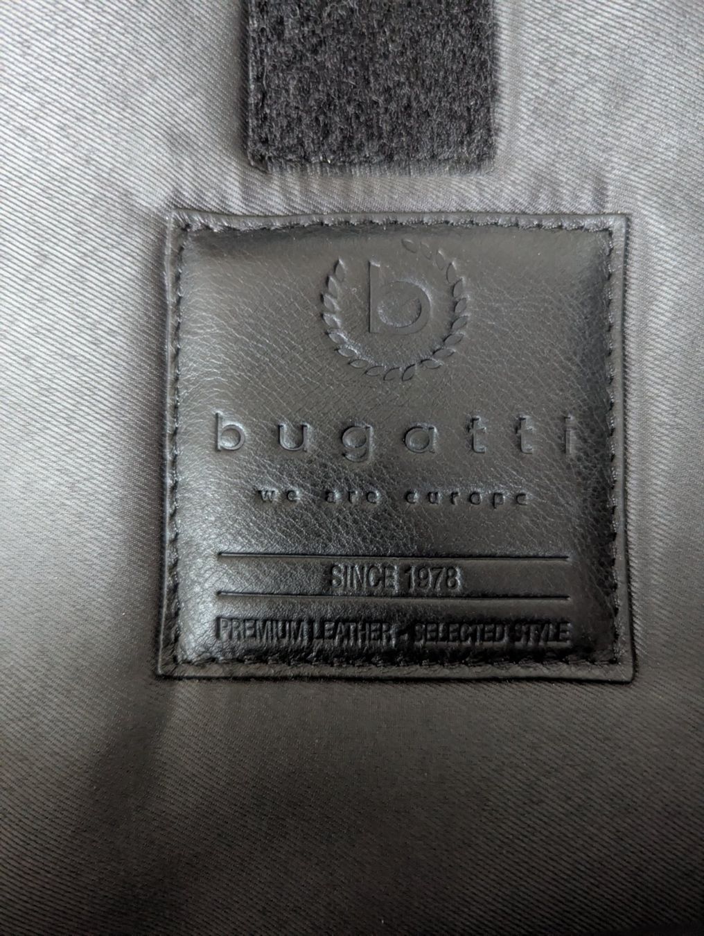Bugatti Rucksäcke: Black leather backpack bugatti – Gebraucht aus Zürich von icecream 4