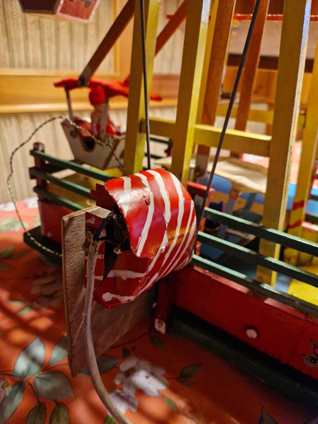 Giocattoli: elektrisches Riesenrad – Usato da Mörschwil venduto da antiksalon21 9