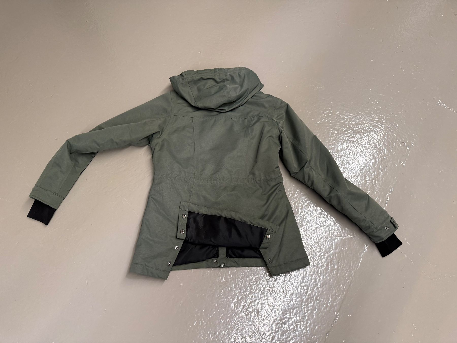 Giacche: Outdoor Jacke oliv, Gr. S – Usato da Männedorf venduto da Patisa 1