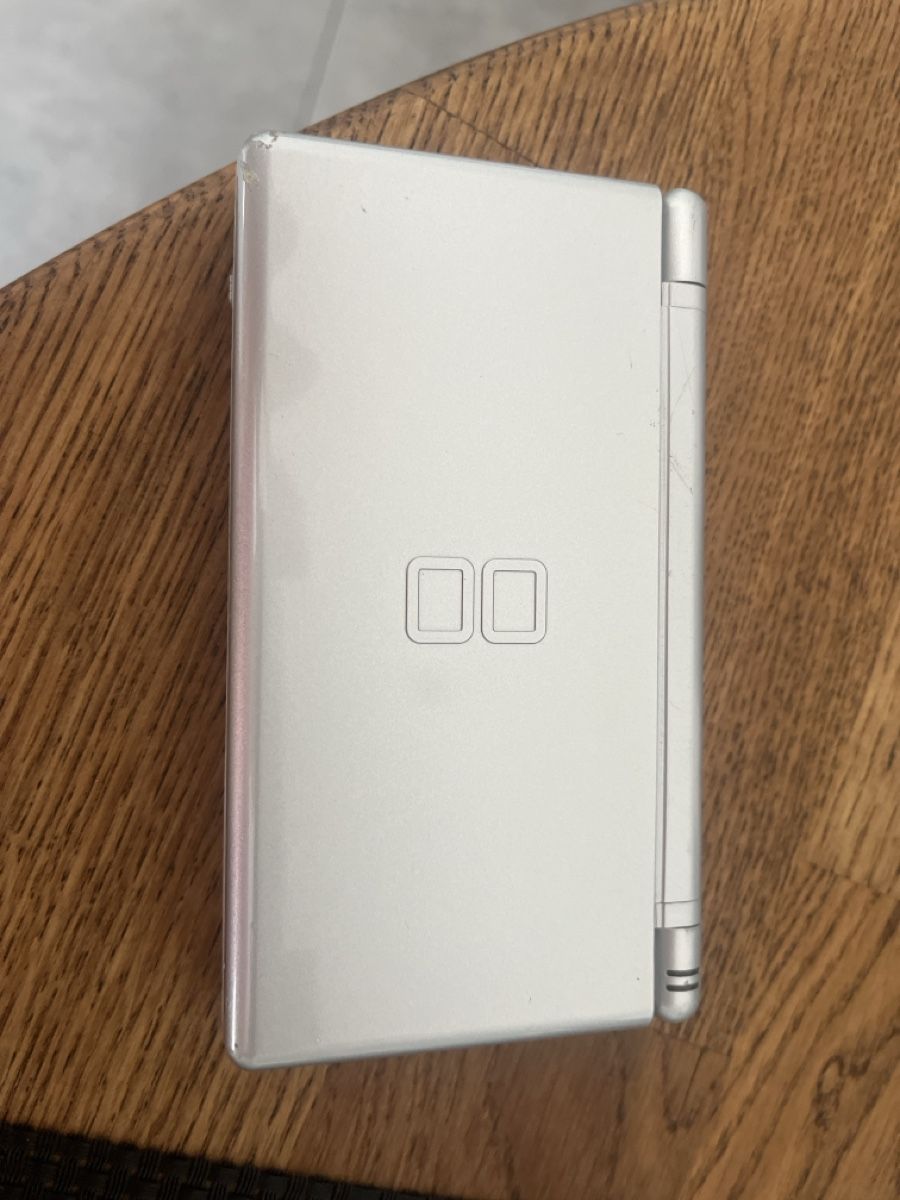 Nintendo Consoles: Nintendo DS lite grise avec 8 jeux – D'occasion à Vétroz par jer_xgh6 3