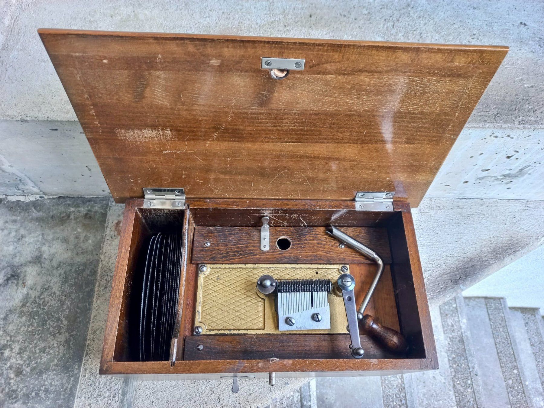 Polyphon Spieldosen: Polyphon mit 11 Lochplatten – Gebraucht aus Burgdorf von glasrabe01 1