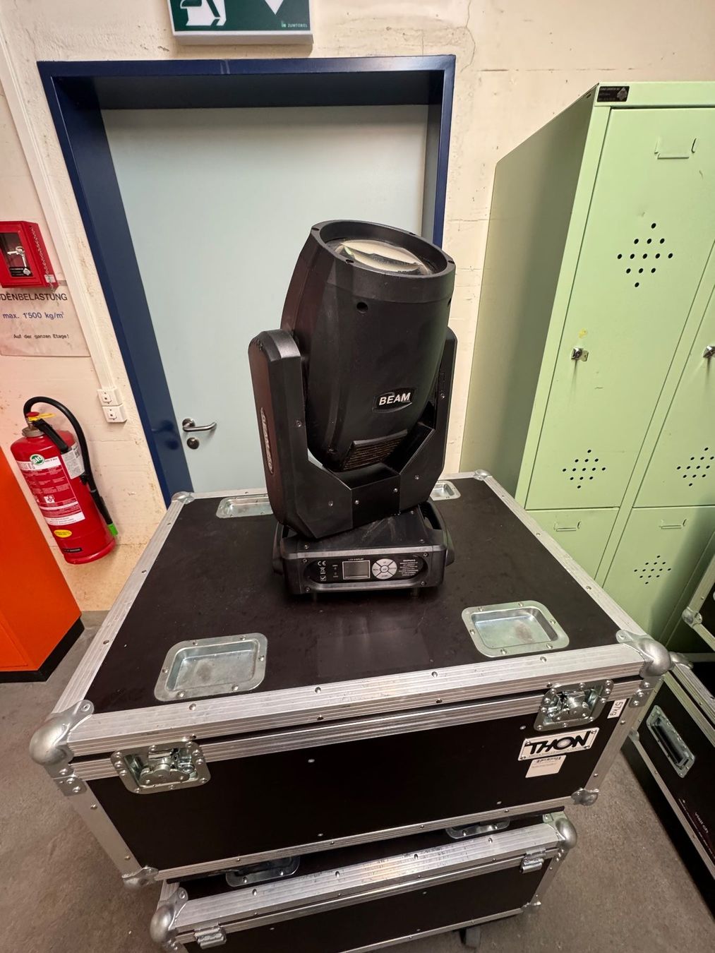 Lampade: 8xMoving Head Beam 250W inkl. Case – Usato da Stans venduto da AndotechnicsGmbH