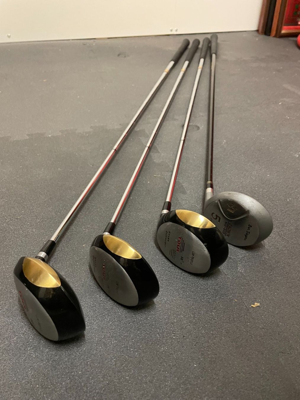 Schläger & Sets: 4 Golfschläger CROWN & TOUR – Gebraucht aus Wabern von carciofo