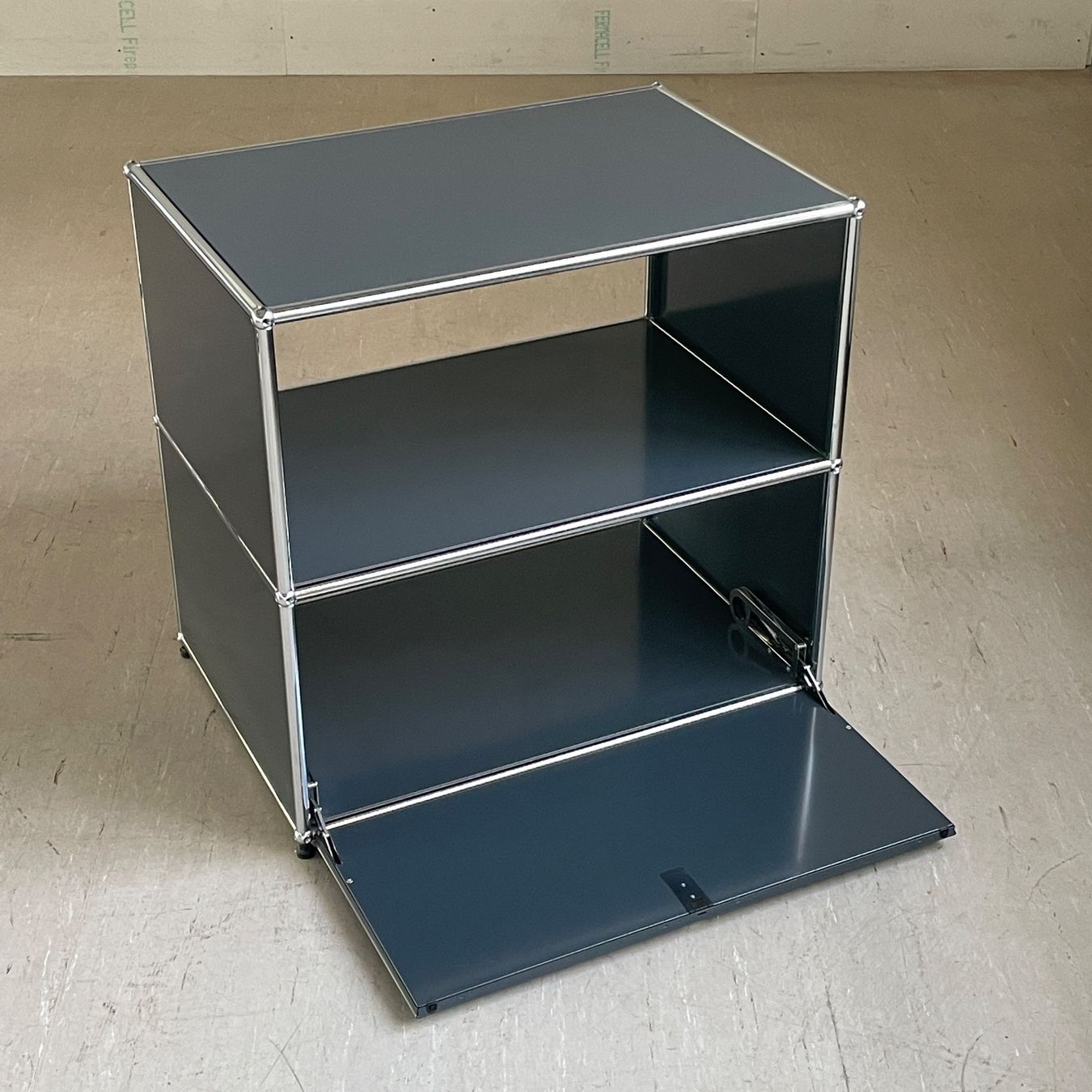 USM Credenze: USM Haller Stereo / Fernseher Möbel - Anthrazit – Usato da Bern venduto da Modern-Era 8