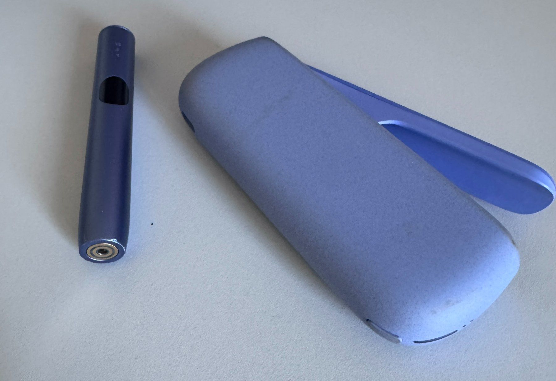 Iqos Altri Prodotti per fumatori: IQOS ILUMA i Kit, Charger & Holder – Usato da Bassersdorf venduto da Akasya 2