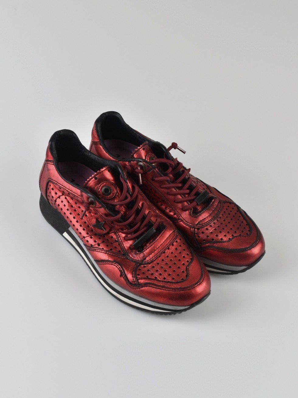 Walder Chaussures femmes: 1874 Walder Sneaker, Gr.40, rot metallic – D'occasion à Nürensdorf par 2ND_STORY 2