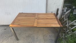 Kleiner Gartentisch aus Teakholz