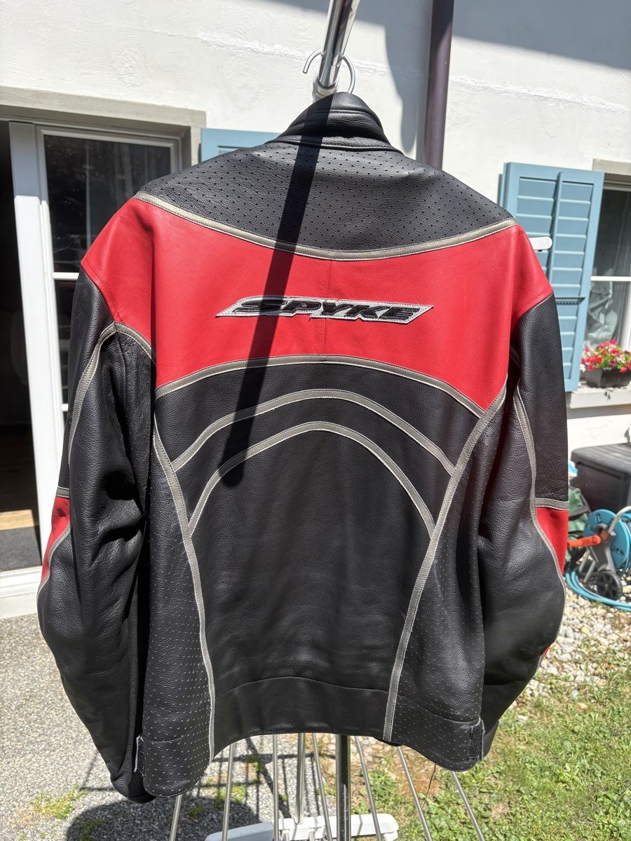 Jacken: Dainese Motorradjacke Leder – Gebraucht aus Zürich von Henry064 1