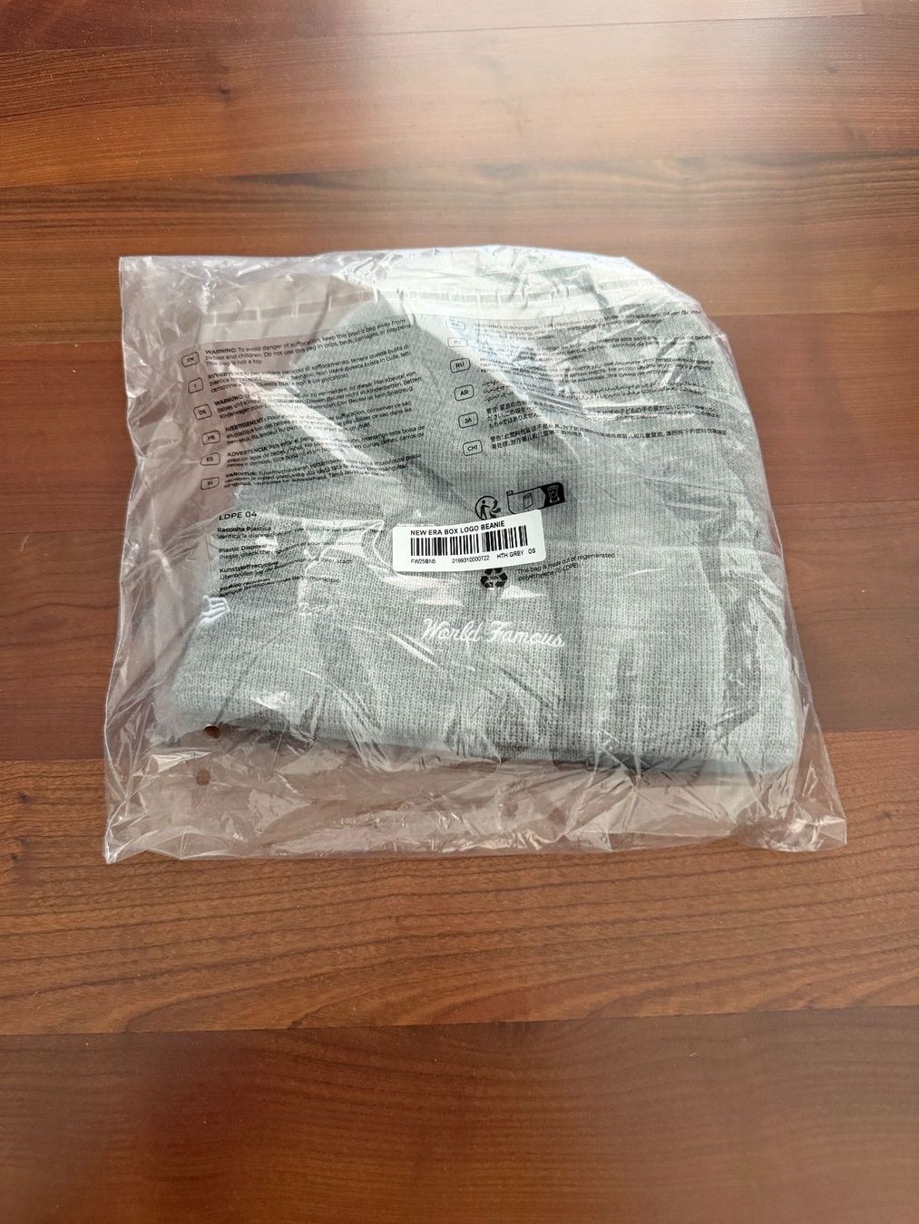 Supreme Copricapi, berretti & cappellini: Supreme New Era Box Logo Beanie FW25 – Nuovo e nell'imballaggio originale da Grabs venduto da Alvin13 1