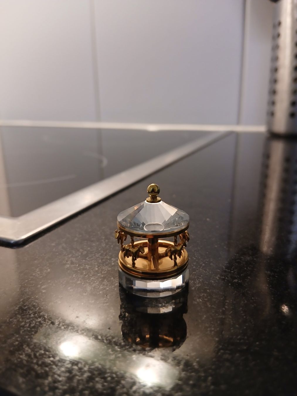 Swarovski Statuette: Swarovski Engel und Karrusell – Usato da Oberglatt ZH venduto da Sandro0124 2