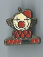 Clouwn Möbel Pfister Pin