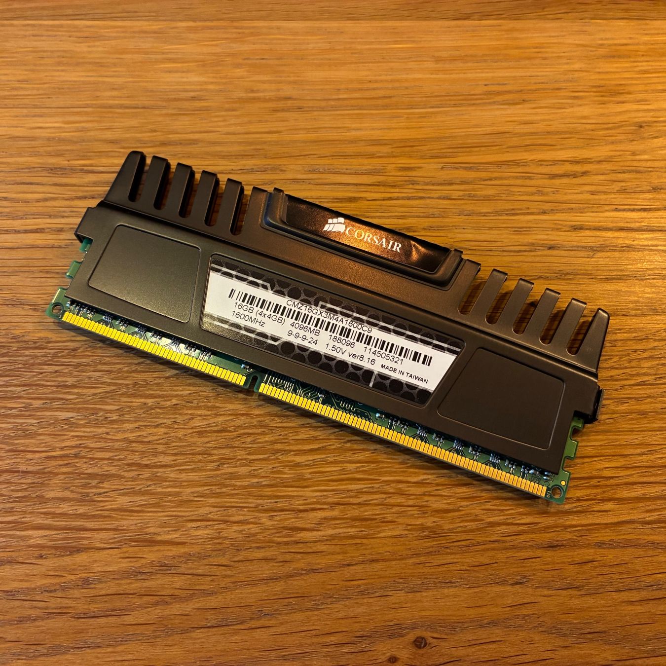 Corsair Memoria / RAM: 20 GB Corsair DDR3 – Usato da Winterthur venduto da M.D.Kern 5