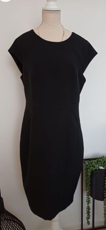 Elegantes Schwarzes Etuikleid von New Look Grösse 40