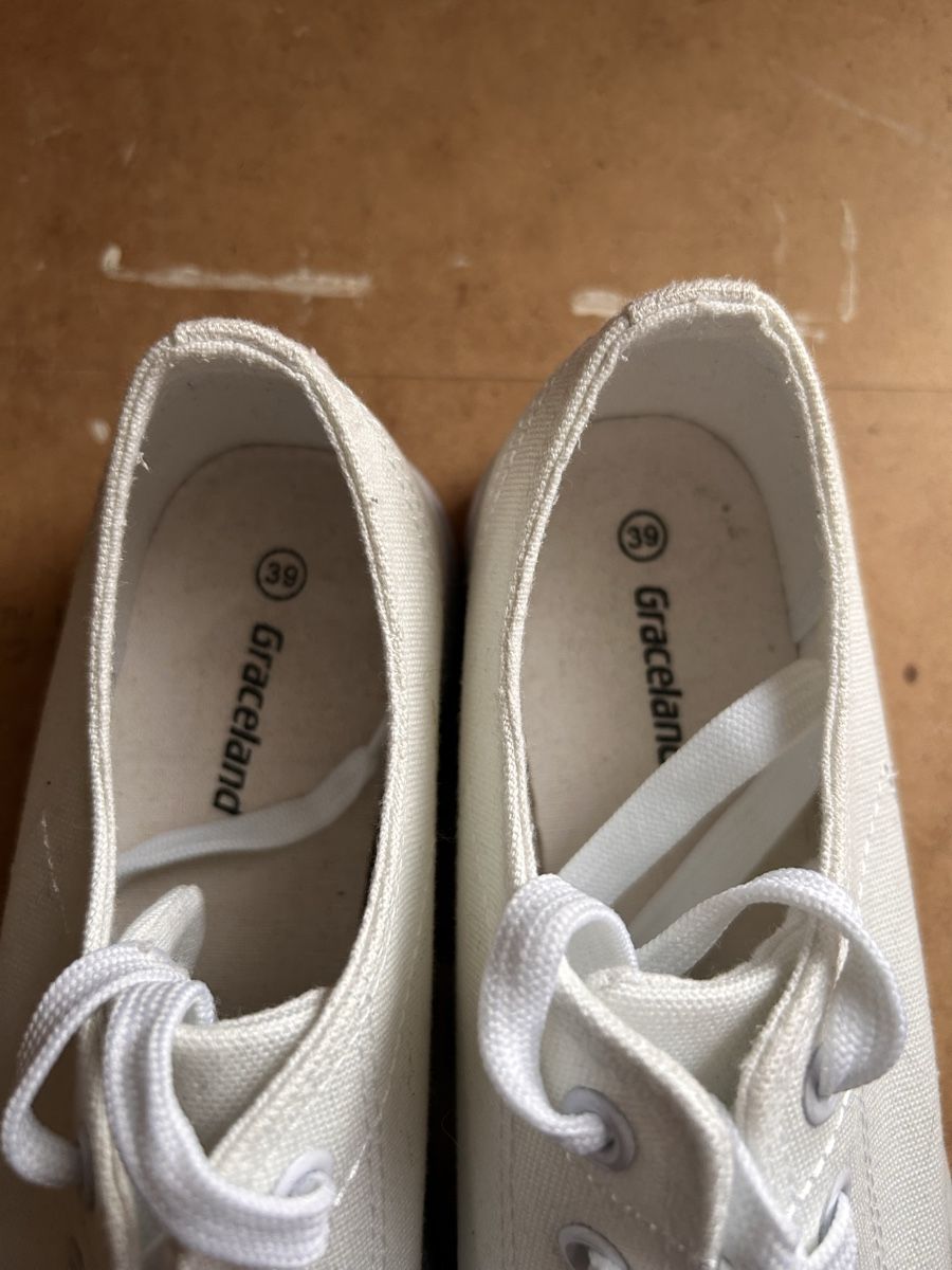Scarpe da donna: Turnschuhe grösse 39 – Usato da Bern venduto da Dafi7 1