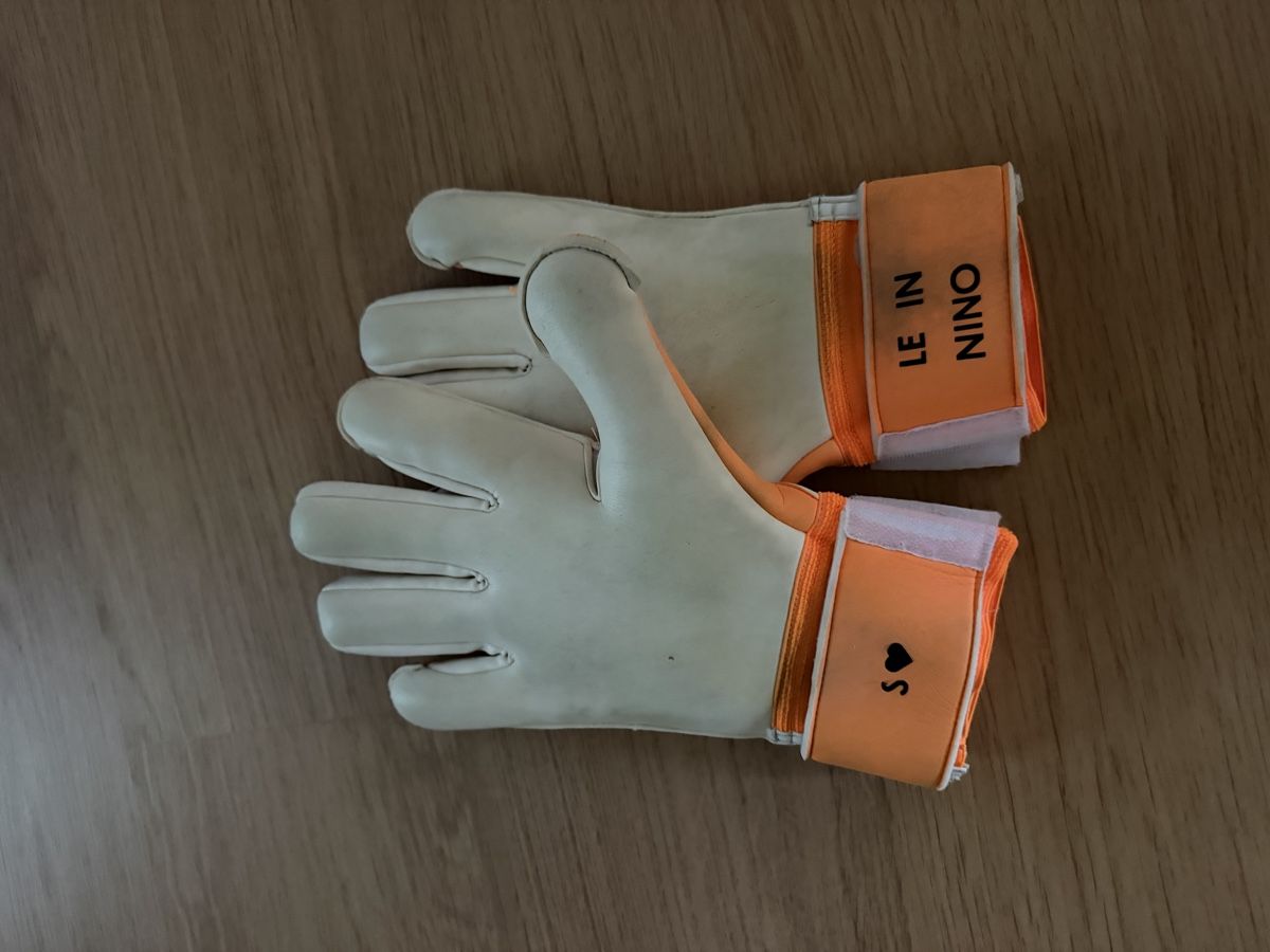 Lotti di vestiti: Matchworn globes Von Ballmoos – Usato da S. Antonino venduto da Mc2495 1