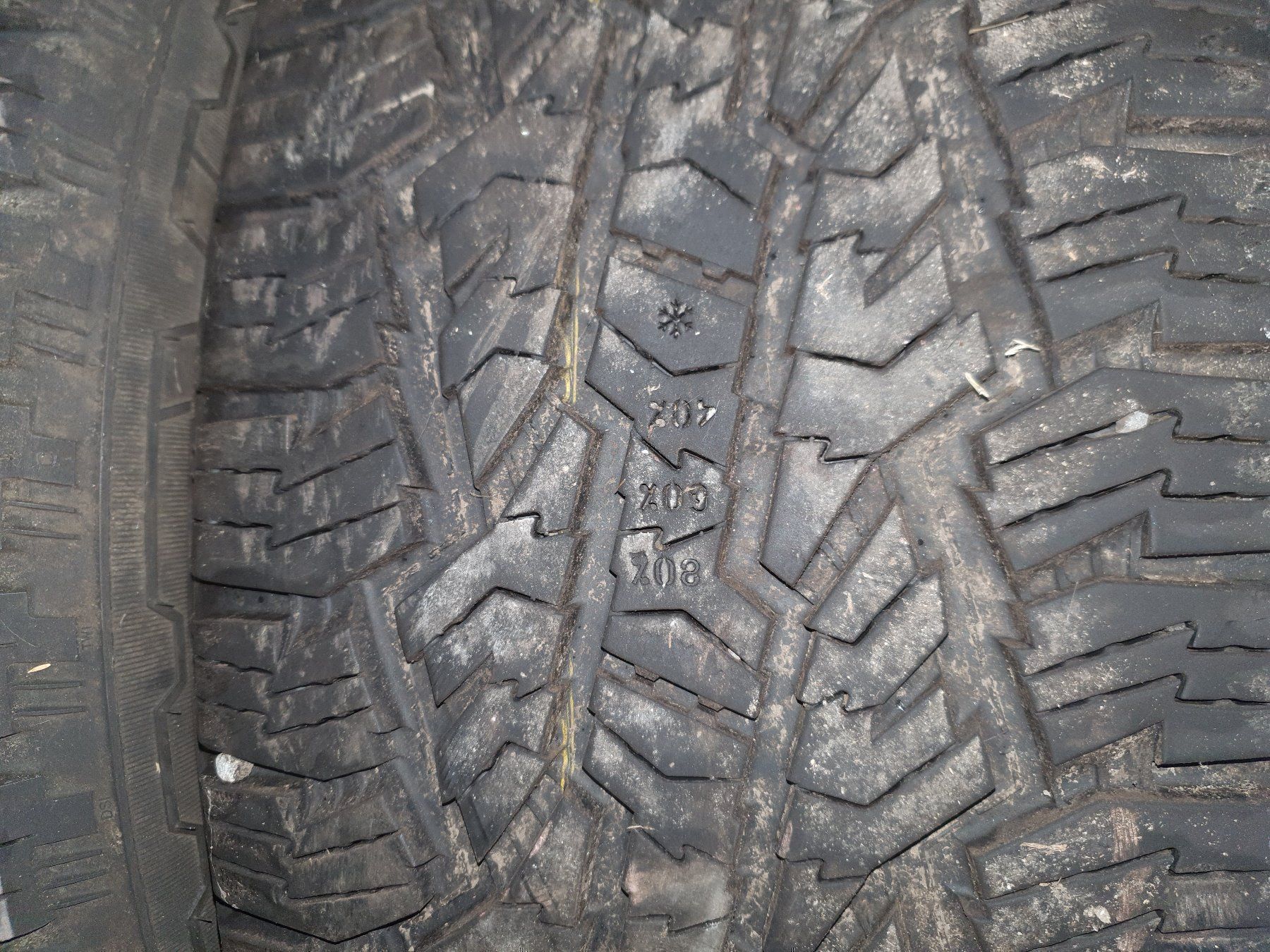 Nokian Pneus & Kompletträder: Nokian 275/55R20 Winterpneu – Gebraucht aus Ruswil von Waldhaus1 2