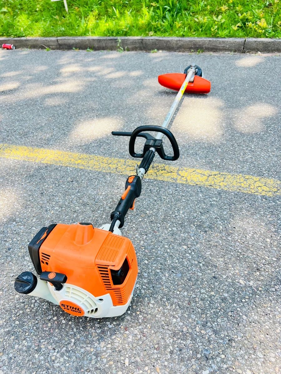 Stihl Tutti gli attrezzi: Rasentrimmer Stihl FS 120 R – Usato da Urdorf venduto da mas_5wfz