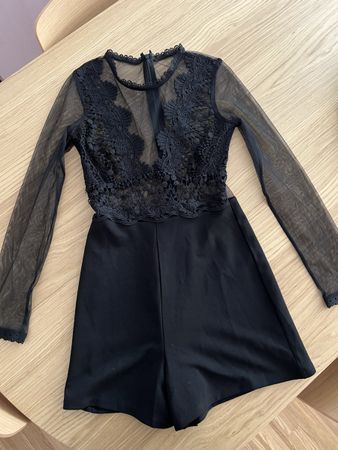 Jumpsuit aus Spitze & Tüll, Grösse S