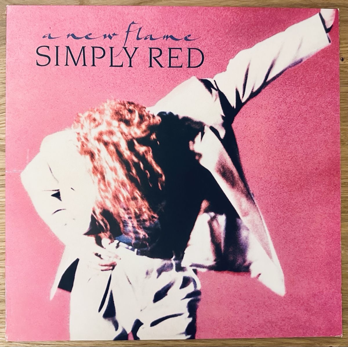 Schallplatten: SIMPLY RED A NEW FLAME VINYLE OCCASION – Gebraucht aus Areuse von PeppinoDG