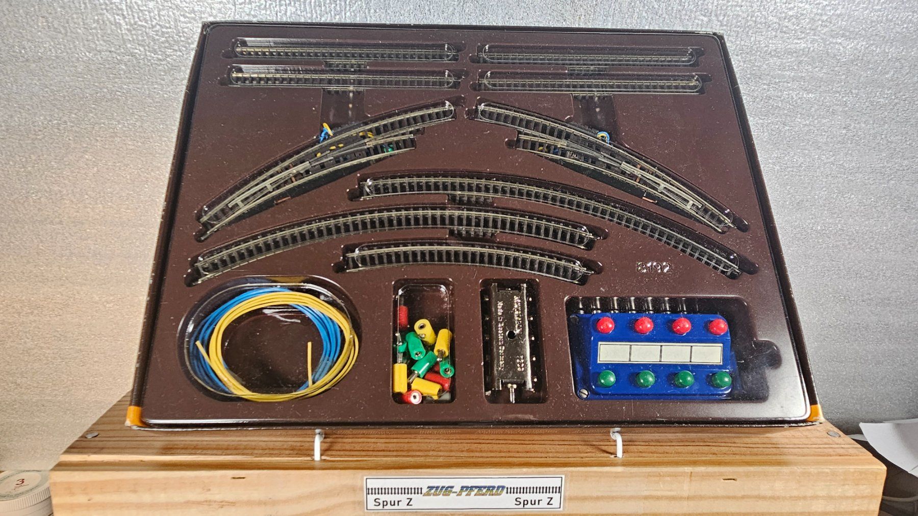 Märklin Modelleisenbahnen: 8192: Gleis-Erweiterungspackung T1 mit Bogenweichen, TOP! – Neu (gemäss Beschreibung) aus Therwil von ZUG-Pferd 1