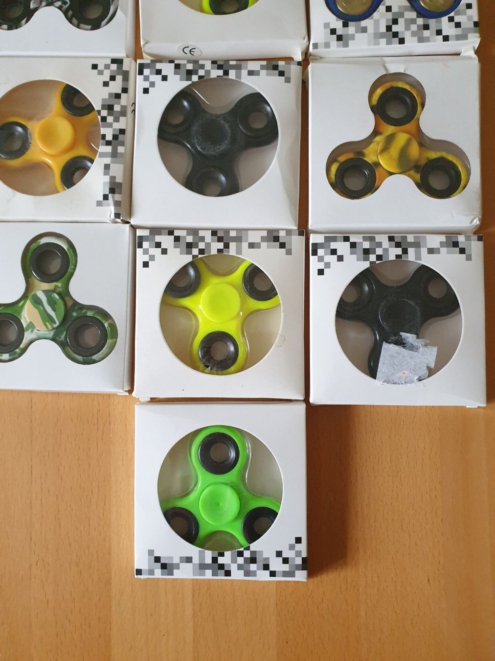Spiele: Set 10 Stück Fidget Spinner neu – Neu (gemäss Beschreibung) aus Gelterkinden von Macrameed 1