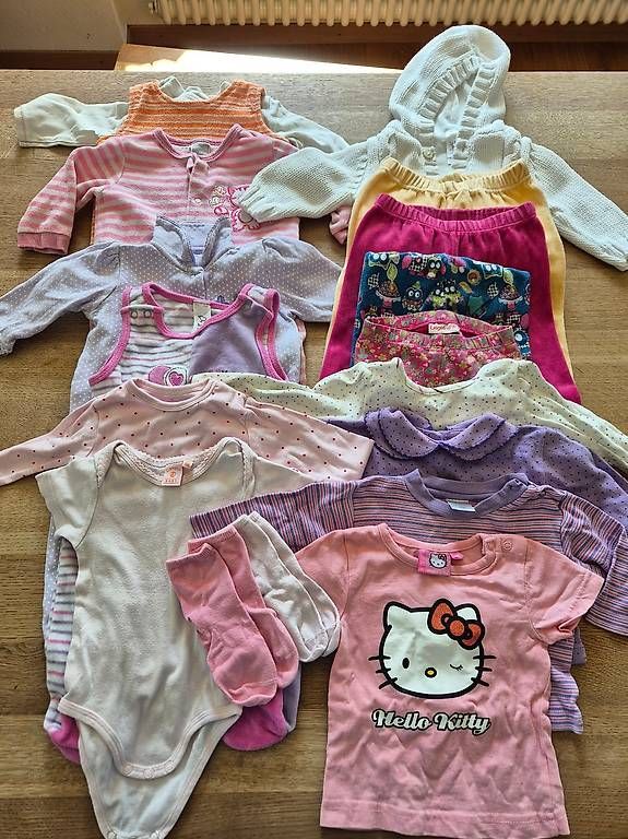 Lotti & Set di vestiti: 15teiliges Mädchen-Set Grösse 68 – Usato da Marthalen venduto da momoka80