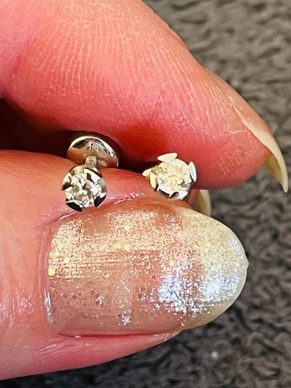 Ohrringe & -stecker: Natural Diamond white gold 14 ct earrings – Neu (gemäss Beschreibung) aus Genève von AGBERG 8