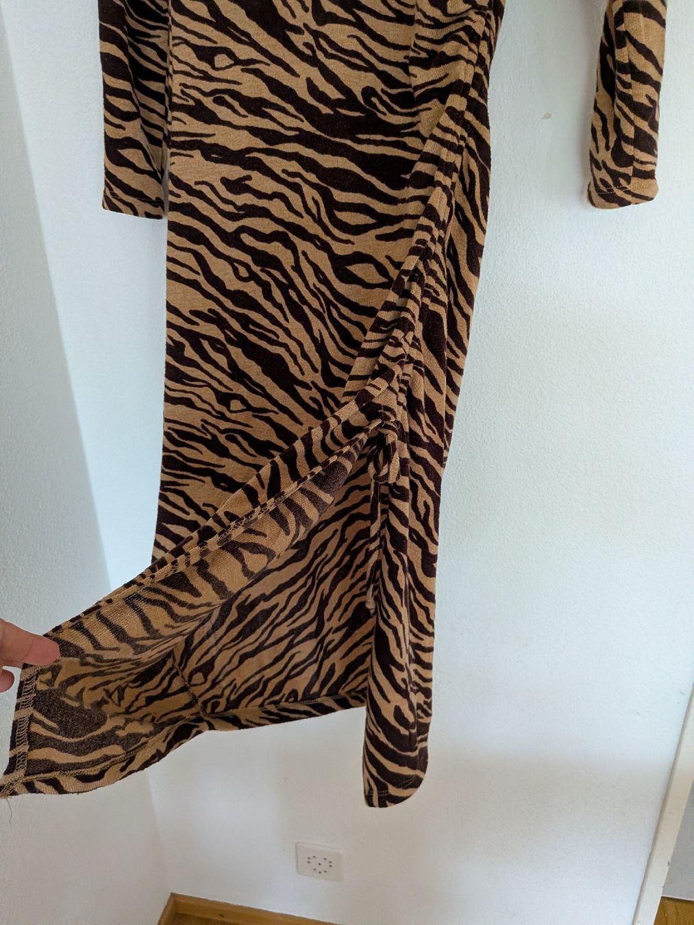 Vestiti: Tigerprint-Kleid mit Rollkragen Gr M – Nuovo (secondo la descrizione) da Basel venduto da JJ.Elena 1