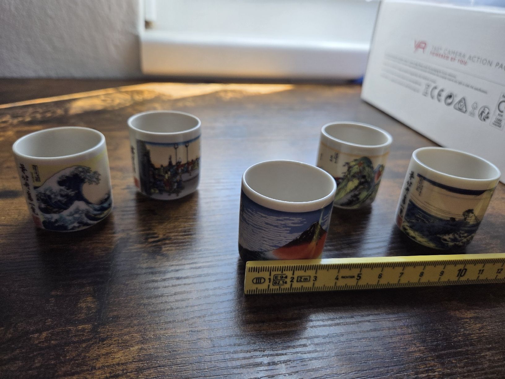 Tassen: Sake Cups 5pc Japanese Art Ukiyo-e Design Ceramic Set – Gebraucht aus Winterthur von Maricels_Boutique 3