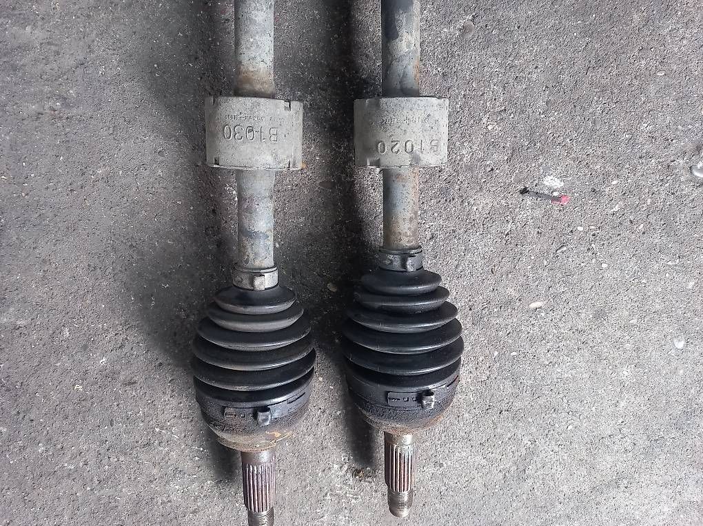 Tutti pezzi di ricambio auto: Daihatsu Antriebswelle vorne  – Usato da Egolzwil venduto da nag_g6sx 1