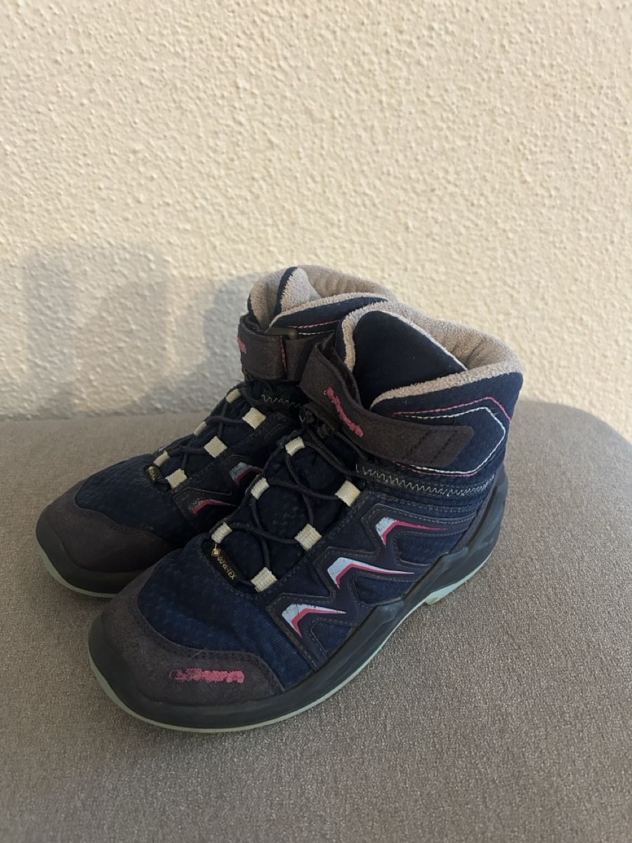 Lowa Scarpe per ragazze: Lowa gefüttert Gr. 32 – Usato da Zofingen venduto da leli2001