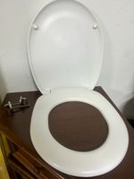[GUT & GÜNSTIG]: SCHWAB WC-Sitz mit Deckel aus Duroplast