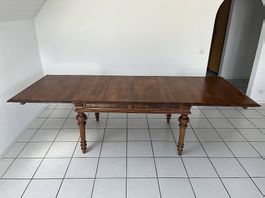 Auszugtisch Nussbaum renoviert 1998