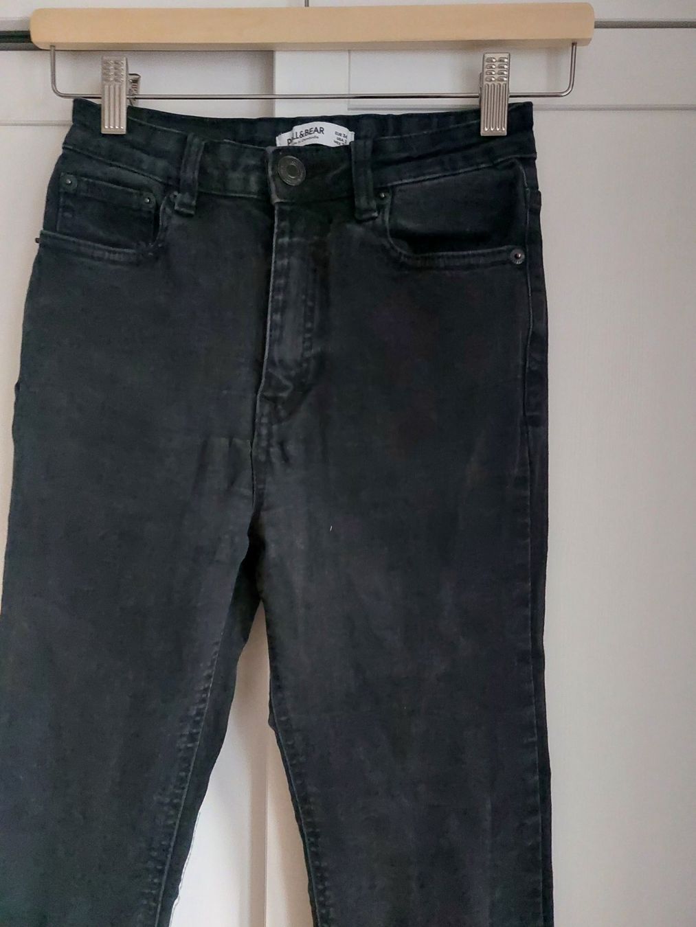 Pull&Bear Jeans: Schwarze Pull&Bear Schlaghose Flared Jeans Grösse 34 – Usato da Titterten venduto da fra_v27g 1